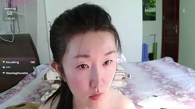 Snapshot of Daisy-B3 chatting on July 7, 7:23 am Daisy-B3 online show from July 7, 7:23 am