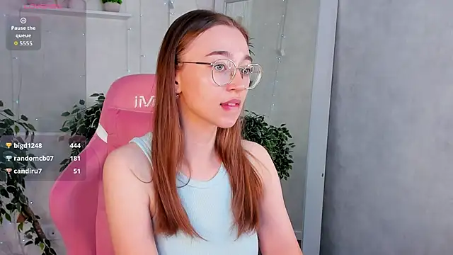 Lucy Green online show from June 25, 5:12 am