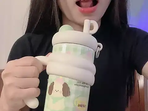 Snapshot of Myvy_vii chatting on June 27, 2:23 pm Myvy vii online show from June 27, 2:23 pm