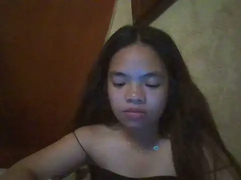 Snapshot of pretty_gia chatting on July 8, 12:03 am pretty gia online show from July 8, 12:03 am
