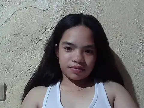 Snapshot of pretty_gia chatting on July 8, 3:56 pm pretty gia online show from July 8, 3:56 pm