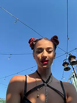 VixenRosse online show from July 6, 5:25 am