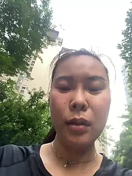 Olivia00111 online show from July 2, 10:38 pm