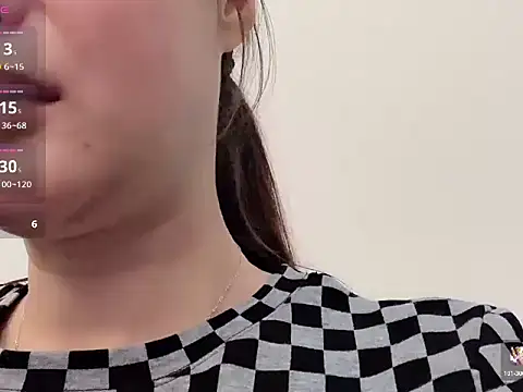 Olivia00111 online show from June 30, 12:49 pm