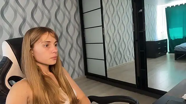 Miss Luna meow online show from June 21, 7:14 am