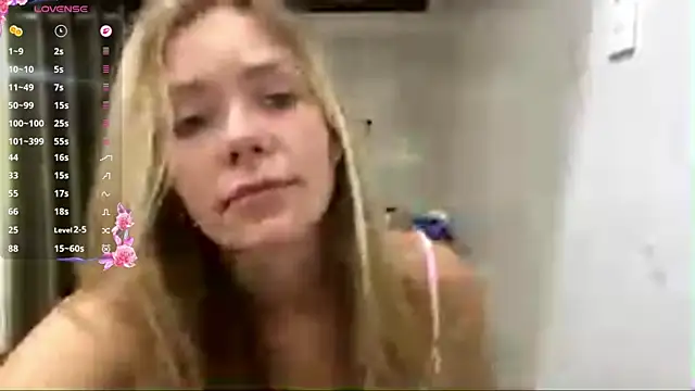 Snapshot of One_On_Mllion chatting on July 25, 12:22 pm One On Mllion online show from July 25, 12:22 pm