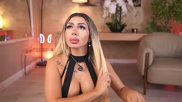 LucyyRosse online show from July 16, 8:22 am