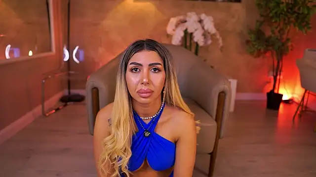 LucyyRosse online show from June 19, 8:20 am