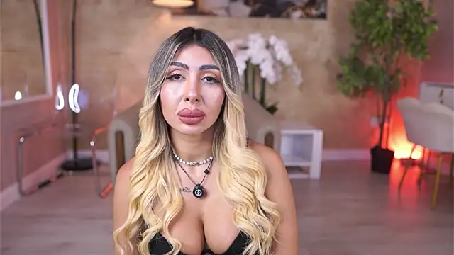 LucyyRosse online show from July 4, 10:21 am