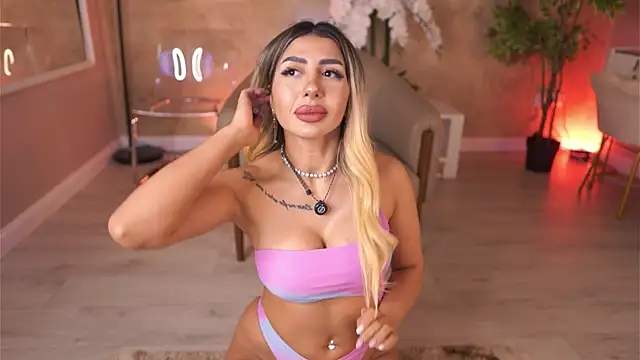 LucyyRosse online show from June 27, 8:31 am