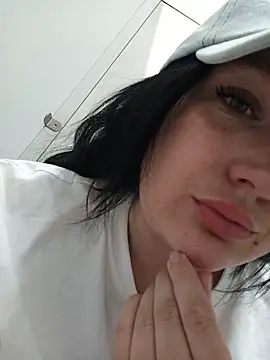 LoveVixen LoveWolf online show from July 18, 12:25 pm