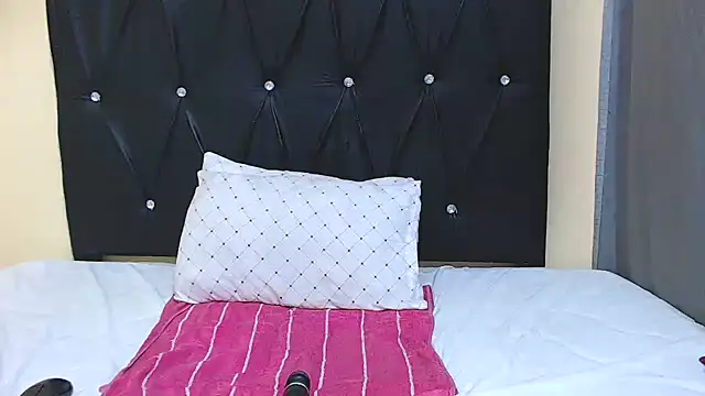 Snapshot of Lilbaby_lee22 chatting on July 5, 9:43 pm Lilbaby lee22 online show from July 5, 9:43 pm