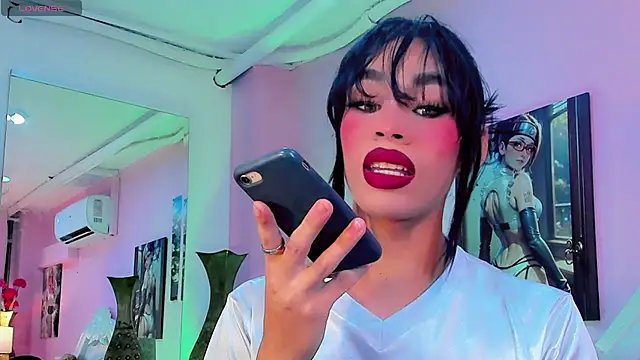 Snapshot of Dafnne-xxx chatting on July 7, 9:18 pm Dafnne-xxx online show from July 7, 9:18 pm