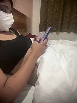 Kyaara sexy6 online show from July 8, 7:25 pm
