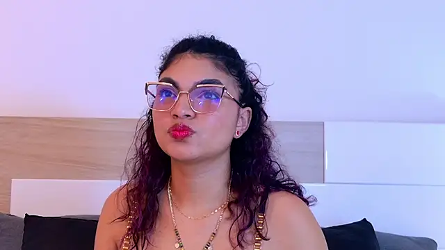 MelodyAlvarez online show from June 30, 11:10 am