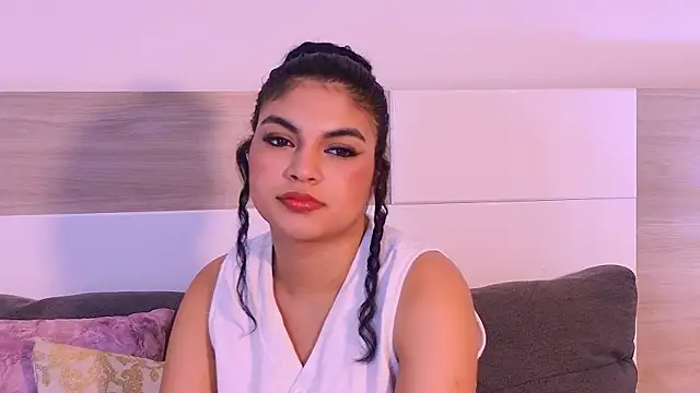 MelodyAlvarez online show from July 28, 8:52 pm
