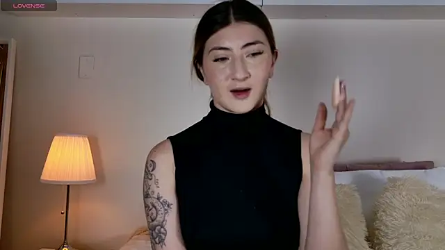 Snapshot of Alanna_DH chatting on July 23, 7:32 pm Alanna DH online show from July 23, 7:32 pm