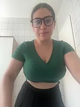 Snapshot of -Malina- chatting on June 21, 1:17 pm -Malina- online show from June 21, 1:17 pm