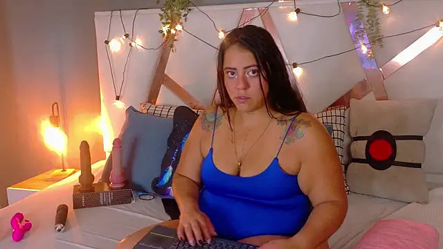 ShelyEvans   online show from August 4, 12:04 am