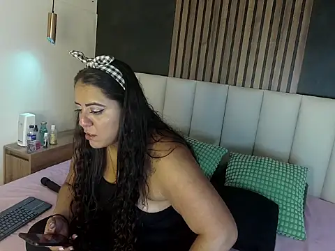 ShelyEvans   online show from June 26, 1:11 am