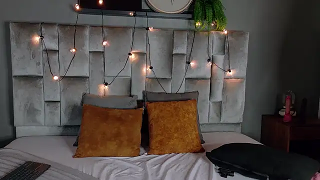 ShelyEvans   online show from July 25, 12:18 am