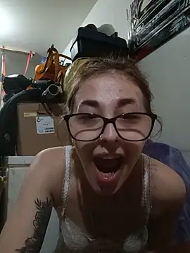 Snapshot of NeedyNina chatting on June 17, 2:11 am NeedyNina online show from June 17, 2:11 am