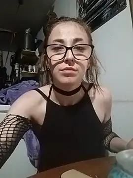 Snapshot of NeedyNina chatting on July 7, 3:20 am NeedyNina online show from July 7, 3:20 am