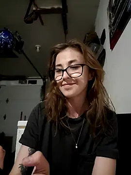 Snapshot of NeedyNina chatting on July 10, 12:32 am NeedyNina online show from July 10, 12:32 am