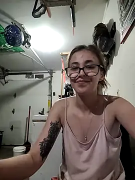 Snapshot of NeedyNina chatting on July 16, 12:29 am NeedyNina online show from July 16, 12:29 am