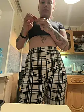 Snapshot of FoxyLia chatting on June 16, 7:58 pm FoxyLia online show from June 16, 7:58 pm