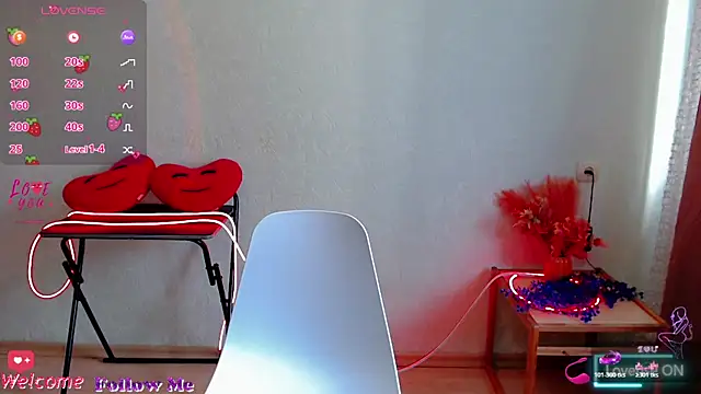 Snapshot of ElaraJons chatting on July 21, 6:37 am ElaraJons online show from July 21, 6:37 am