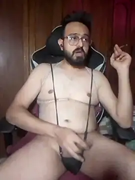 Snapshot of freakkydessi chatting on June 24, 8:28 pm freakkydessi online show from June 24, 8:28 pm