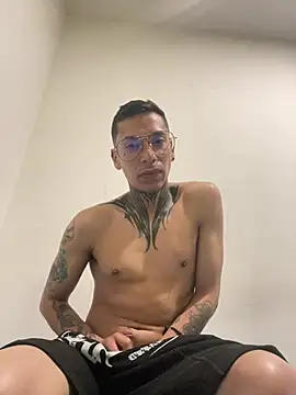 alejoggg1 online show from June 16, 9:09 am