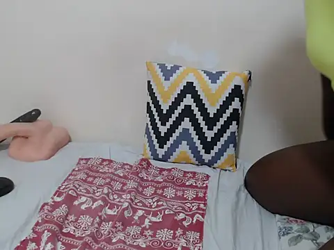 Snapshot of lewinne chatting on July 10, 12:43 am lewinne online show from July 10, 12:43 am