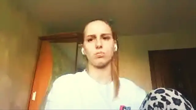 Snapshot of LeighaGreenley chatting on June 21, 7:14 am LeighaGreenley online show from June 21, 7:14 am