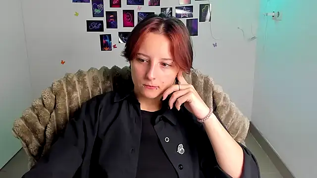 Dilara Kiss  online show from August 3, 5:15 am