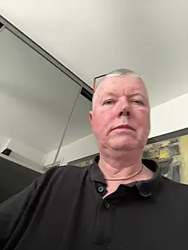 Snapshot of cumboy chatting on April 28, 12:09 pm cumboy online show from April 28, 12:09 pm