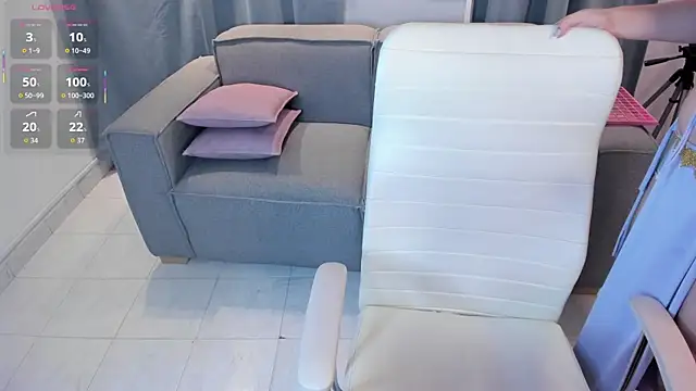 Snapshot of Nayla_Luxe chatting on July 3, 12:00 pm Nayla Luxe online show from July 3, 12:00 pm