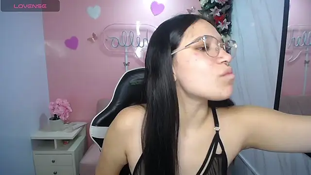 Snapshot of Lia_Rose_ch chatting on August 1, 3:04 am Lia Rose ch online show from August 1, 3:04 am