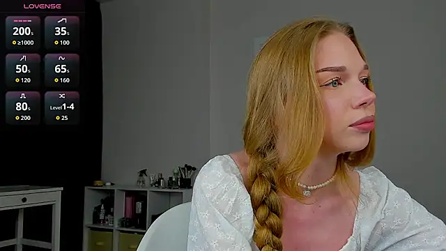 Snapshot of oh_mia chatting on July 18, 5:43 pm oh mia online show from July 18, 5:43 pm