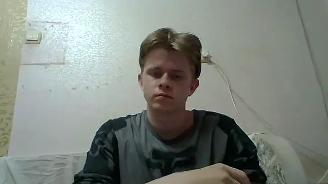 Snapshot of Augustinwest chatting on June 16, 5:02 pm Augustinwest online show from June 16, 5:02 pm