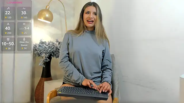 megan glow  online show from June 30, 1:11 pm
