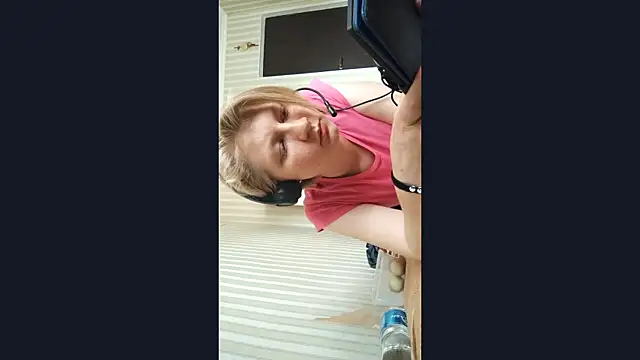 JennyShortcut online show from June 19, 12:44 pm