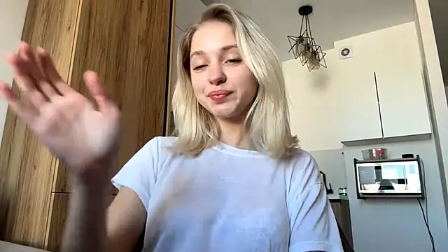 EveryoneEve online show from July 17, 8:33 am