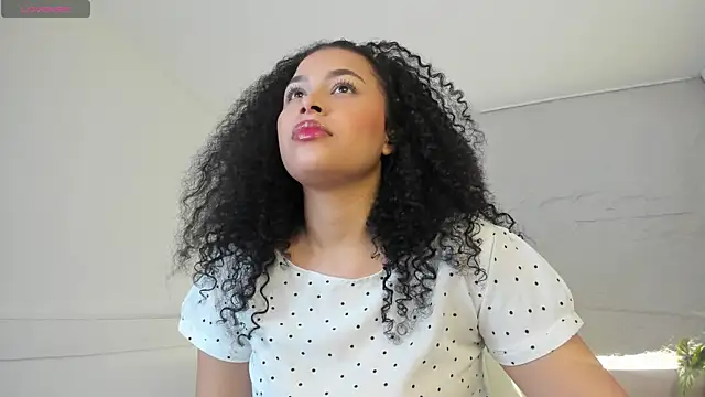 jadetorres  online show from June 25, 8:14 pm