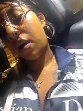 sophiagomezx online show from July 17, 11:57 pm