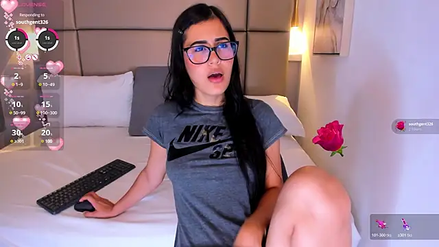 Snapshot of jazminmoree chatting on June 24, 9:01 pm jazminmoree online show from June 24, 9:01 pm