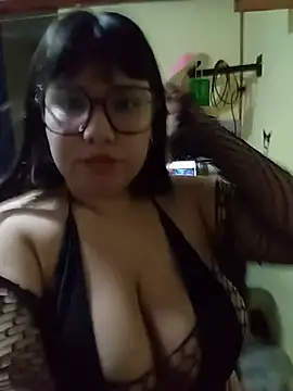 celprettyy online show from July 5, 11:00 pm