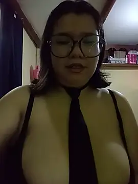 celprettyy online show from July 20, 1:35 am