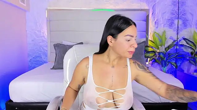 LissaBrown  online show from June 26, 7:31 pm
